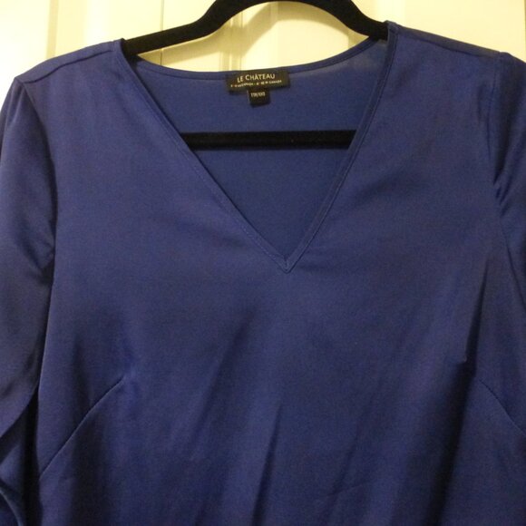 LE CHATEAU blue violet satin v-neck flutter sleeve top - Picture 6 of 10